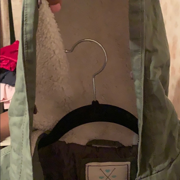 Lightweight jacket - Picture 4 of 4